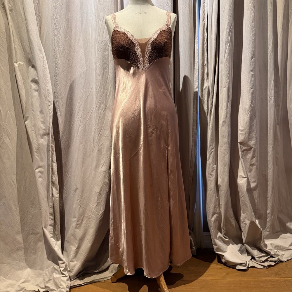 Victoria’s Secret Vtg Lace And Satin Maxi With Thigh Slit M